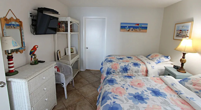 Island Shores 550 3 Bedroom Condo by RedAwning