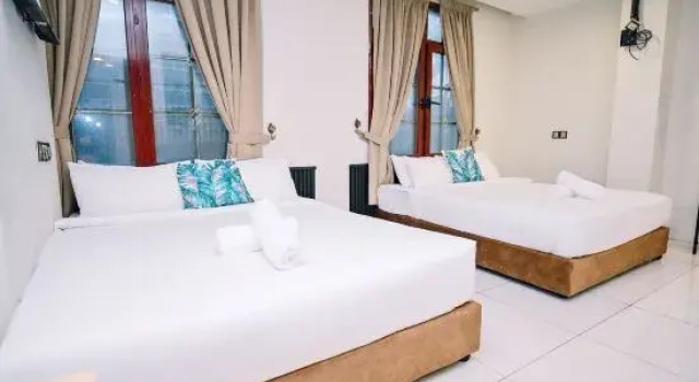Семейный номер Deluxe с красивым видом из окна Arenaa Mountbatten Boutique Hotel