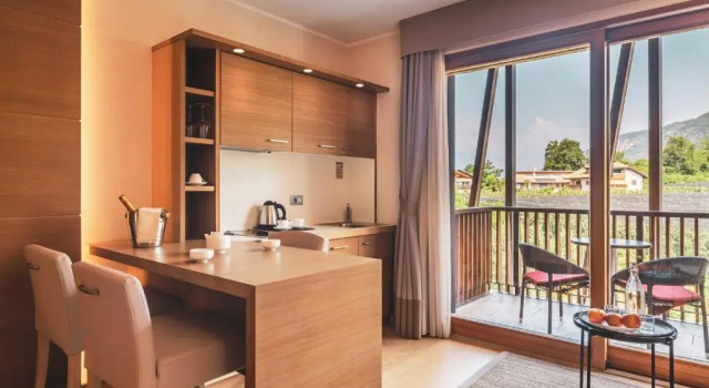Полулюкс с балконом Art & Design Hotel Napura