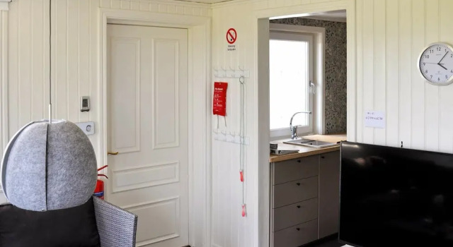 4 Person Holiday Home in Färjestaden, Rezerwuj Hotel Hotele w Kalmar z basenem, Basen