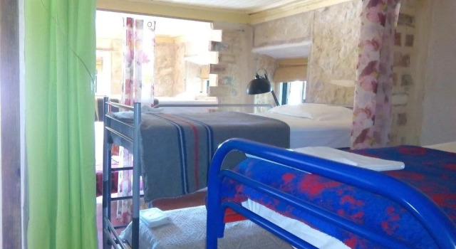 Pereira Cabana, Buchen Sie Hostel Porto de Mós Leiria