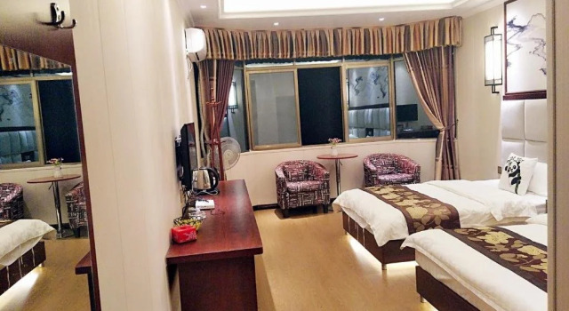 Bifengxia Changhong Business Hotel, Prenota Hotel Ya'an Sichuan