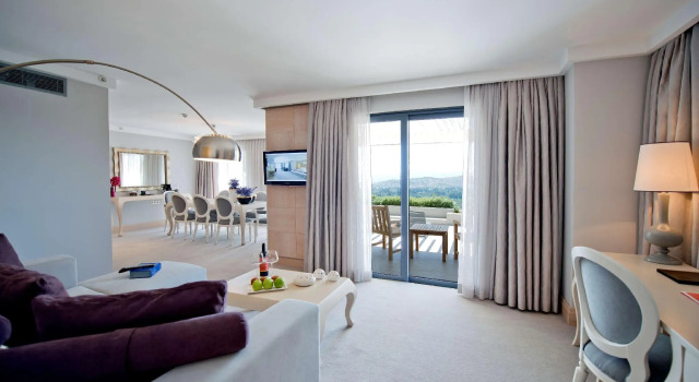 Двухместный люкс Deluxe Отель Ramada Resort By Wyndham Bodrum