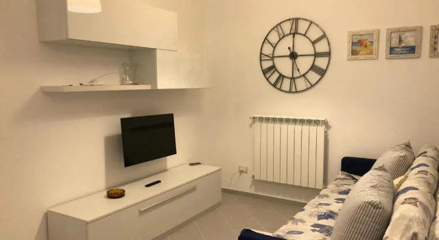 055 G&G house (011015-LT-2119), Забронировать Отель Отели в центре Леванто, в центре, Парковка