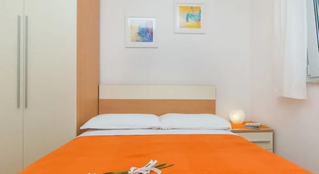 Spacious and Modern 1st Floor Apartment With Private Garage, Wi-fi