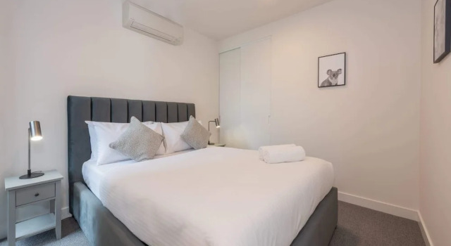 Modern 1 Bedroom Apartment in Brunswick East Near CBD, Book Apartment Melbourne 