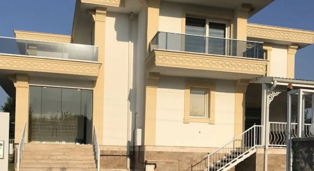 King Villa, Varaa Villa Hotellit Marmara-alue pysäköinnillä, Pysäköinti