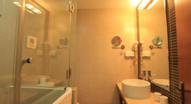 Номер Business GreenTree Inn Shanghai West Huaxia Road Subway Station Hotel
