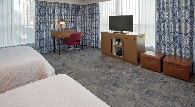 Четырёхместный номер Accessible Hampton Inn And Suites By Hilton Portland-Pearl District