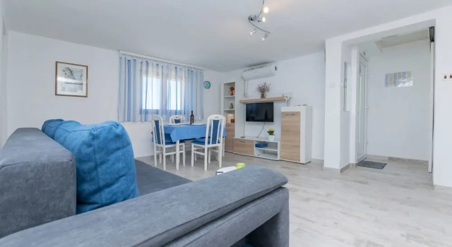 Apartment Island Dream
