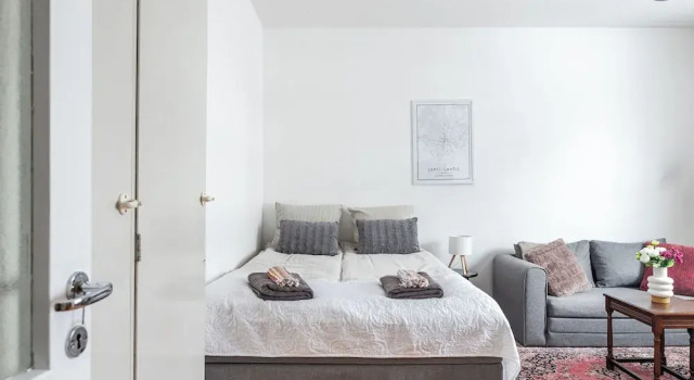 Студия Classic Apartments near Downtown & Sports Center with Free Parking