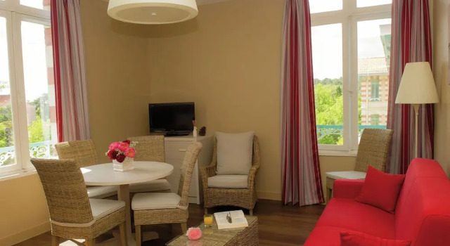 Apartment in Historic Town Villa in the Town of Arcachon