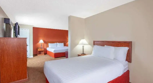 Номер Standard AmericInn by Wyndham Willmar