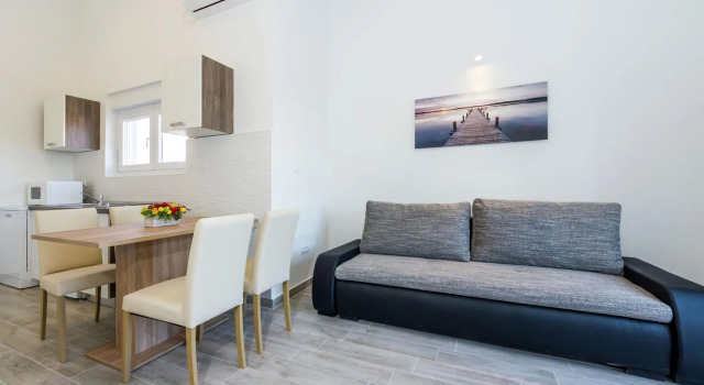 Apartment With Direct Sand Beach Access