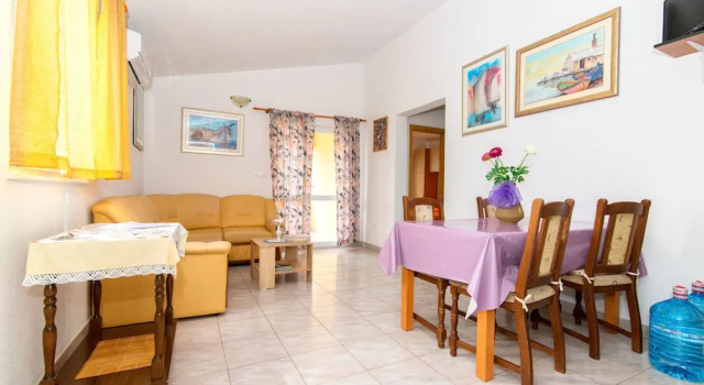 Apartments Nevenka, Rezerwuj Apartament Hotele w Split-Dalmatia County z parkingiem, Parking