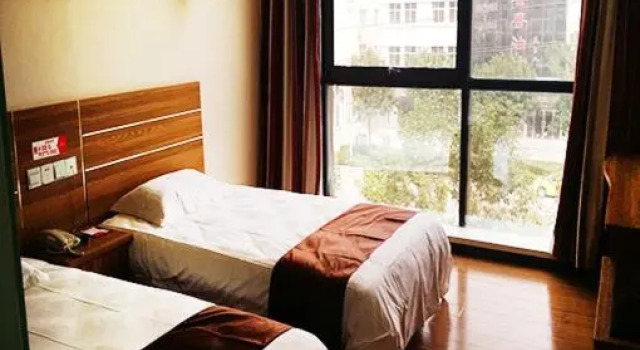 Семейный номер Standard Thank Inn Chain Hotel Hebei Cangzhou Qing County Nanhuan Road
