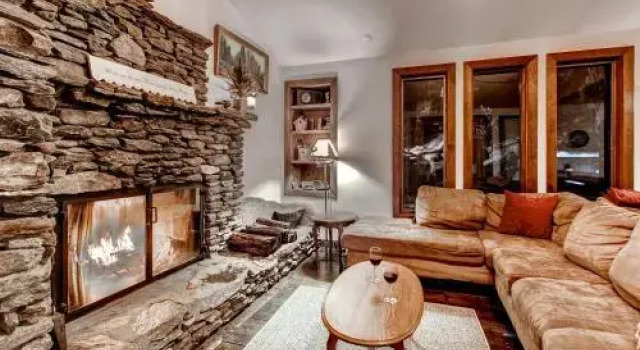 Cedar Rock Chalet, Varaa Mökki Randolph Vermont