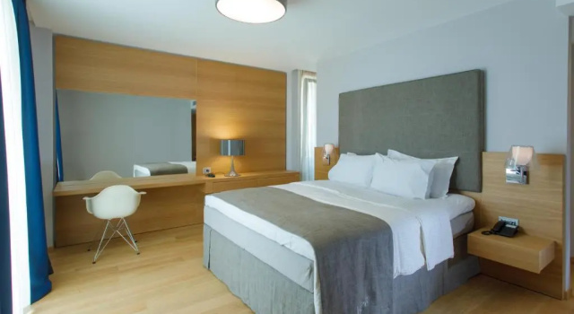 Полулюкс Buzë Boutique Hotel