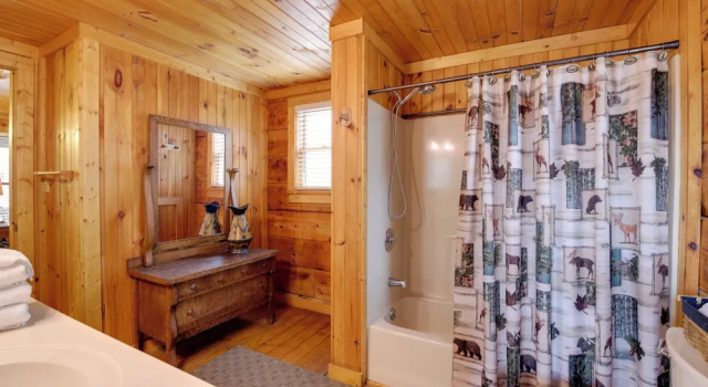 Коттедж с 3 комнатами Smoky Mountains Cabin w/ Hot Tub, Deck & Views!