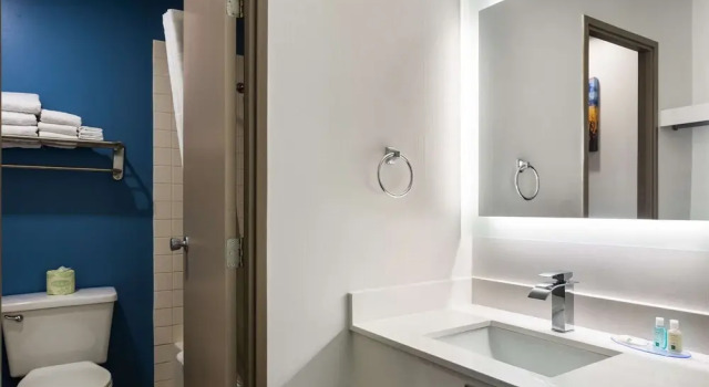Четырёхместный номер Standard Quality Inn South Bend near Notre Dame