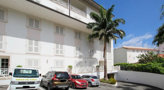 Beachfront luxury modern 2-bed apt with pool by BSL Rentals, Réserver Appartement Appartements à Appleby, Appartement