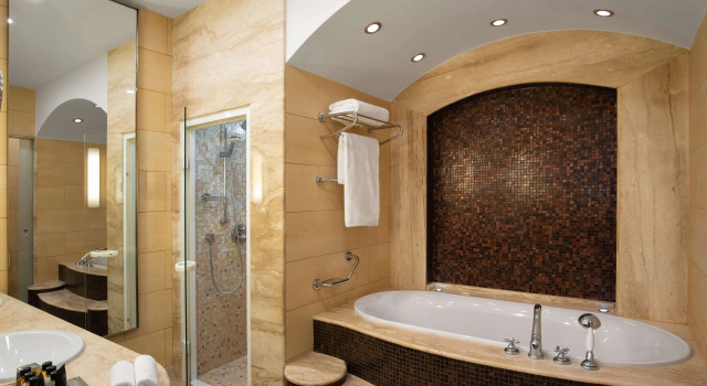 Люкс Presidential с видом на старый город Radisson Collection Astorija Hotel, Vilnius