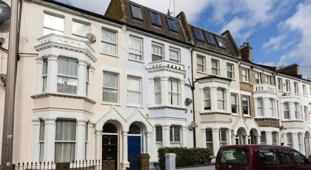 Stylish Fulham 2bed loft flat, 5 min from tube, 예약 호텔 Merseyside 수영장 있는 호텔, 수영장