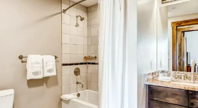 Номер Luxury с 4 комнатами с балконом Luxury 4 Bedroom Condo on Main Street in Downtown Breckenridge