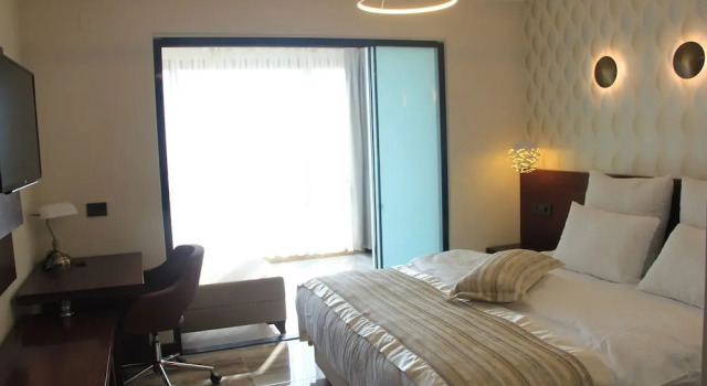 E&N Butik Hotel, Prenota Hotel Samandag Turchia