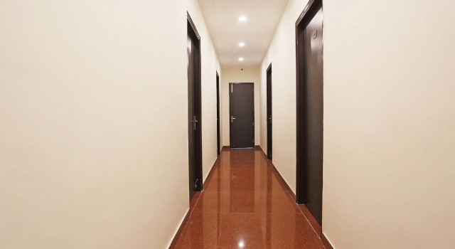 OYO 48721 The Starling Hotel