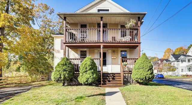 Апартаменты 1 Mi to Main St: Riverside Torrington Apt w/ Yard