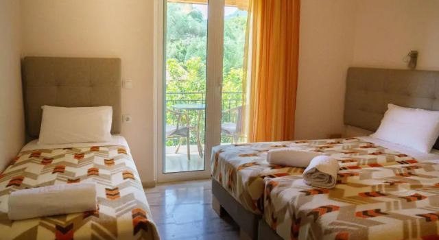 Zotos Rooms, Prenota Hotel Hotel a Preveza con parcheggio, Parcheggio