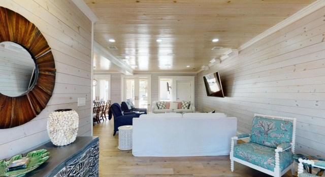 SE831 Huge and Upscale Home with Heated Private Pool in the Heart of Port A