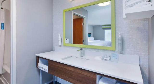 Четырёхместный люкс Hampton Inn Detroit - Shelby Township