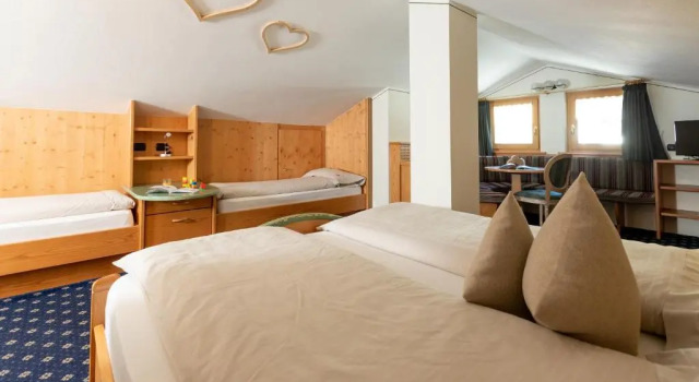 Четырёхместный номер Standard Hotel Galli