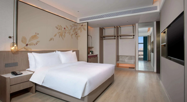 Ramada by Wyndham Huangshi Huangshigang, Rezerwuj Hotel Hotele w Huangshi z parkingiem, Parking