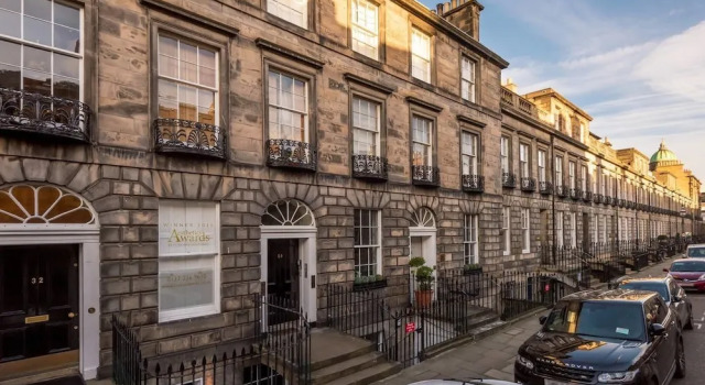 JOIVY Super Central Luxury Edinburgh Apartment, Забронировать Апартаменты/квартира Апартаменты Эдинбурга, рядом с St George's West Church, Апартаменты/квартира