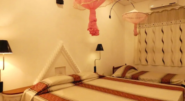 Трёхместный номер Standard с балконом Hotel Hemadan