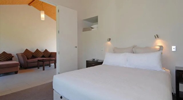 Furneaux Lodge