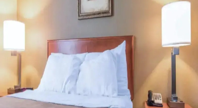 Номер Deluxe Comfort Inn & Suites