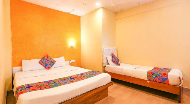 Номер Deluxe FabHotel Dream Palace