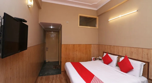 OYO 22075 Hotel Bali Palace, Забронировать Отель Отели Джамму и Кашмира с парковкой, Парковка