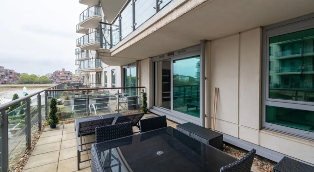 Апартаменты Central 2BD Flat w/ River View Balcony - Vauxhall!