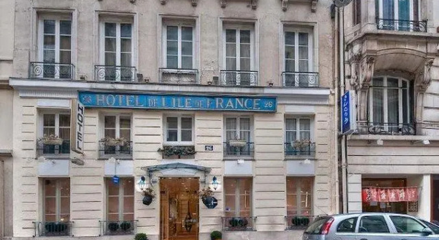 Кровать в общем номере Hotel Ile de France Opéra