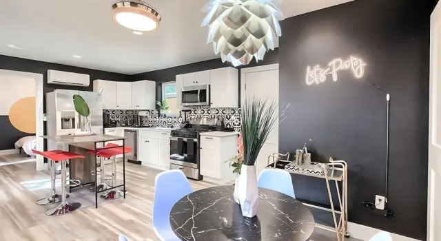 Коттедж Stylish 3BR East Side Retreat w Patio & BBQ