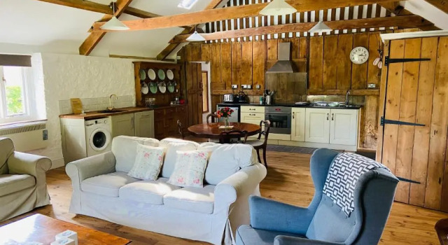 Коттедж Beautiful Barn Conversion With Wood-burning Stove