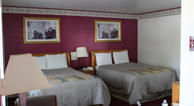 Четырёхместный номер Standard Northside Motel