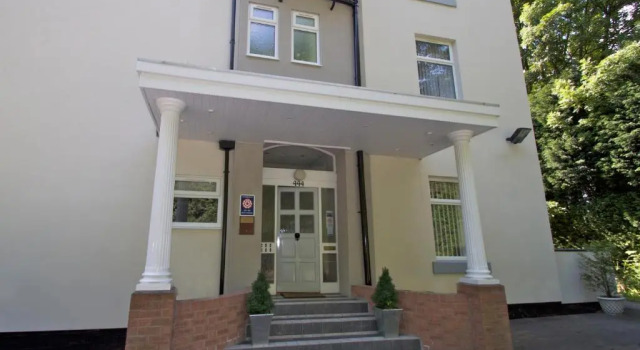 Люкс Deluxe La Suisse Serviced Apartments