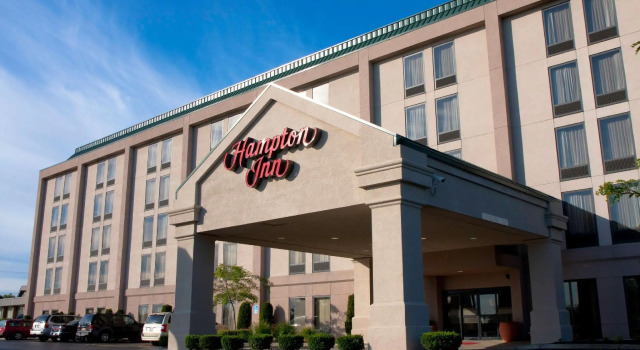 Кровать в общем номере Hampton Inn Buffalo-South/I-90