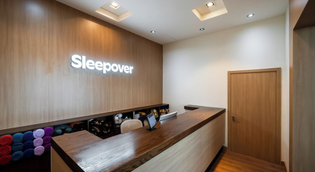 Sleepover Terminal 1, Concourse D - formerly sleep n fly, Забронировать Отель Дубай Эмират Дубай, рядом с 1-й терминал Аэропорта